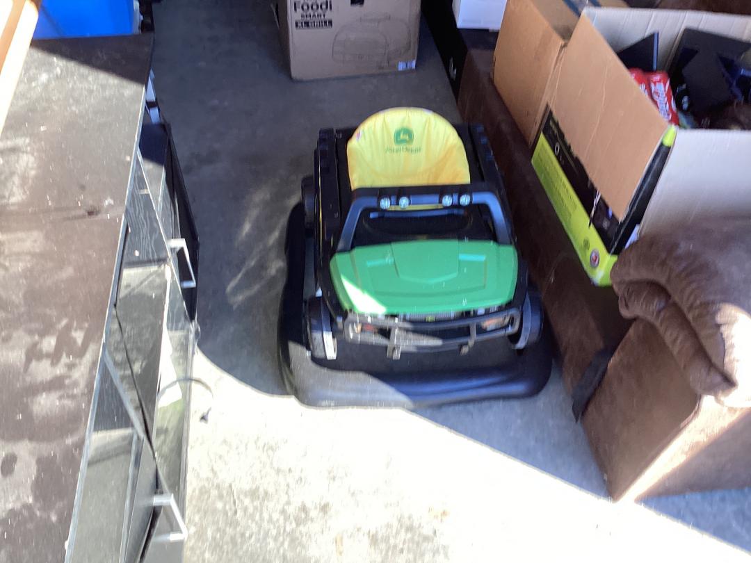 Storage Unit Auction in Benton, AR at Benton Storage Center ends on